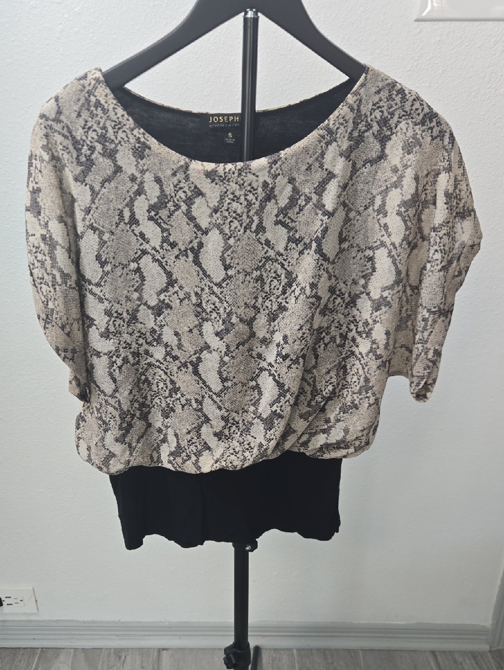 Joseph Neutral Snake-Print Short Sleeve Tunic